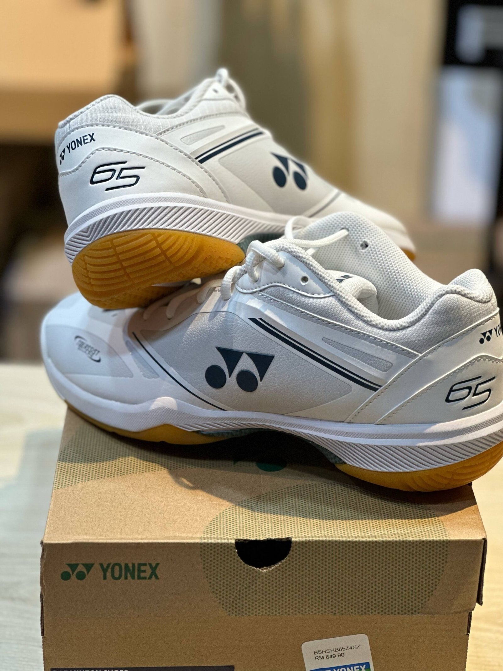Yonex power cushion 65 Z4 (Men’s)(41,42,43,44,45,)