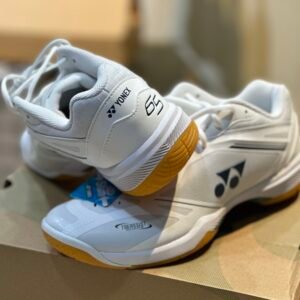 Yonex power cushion 65 Z4 (Men’s)(41,42,43,44,45,)